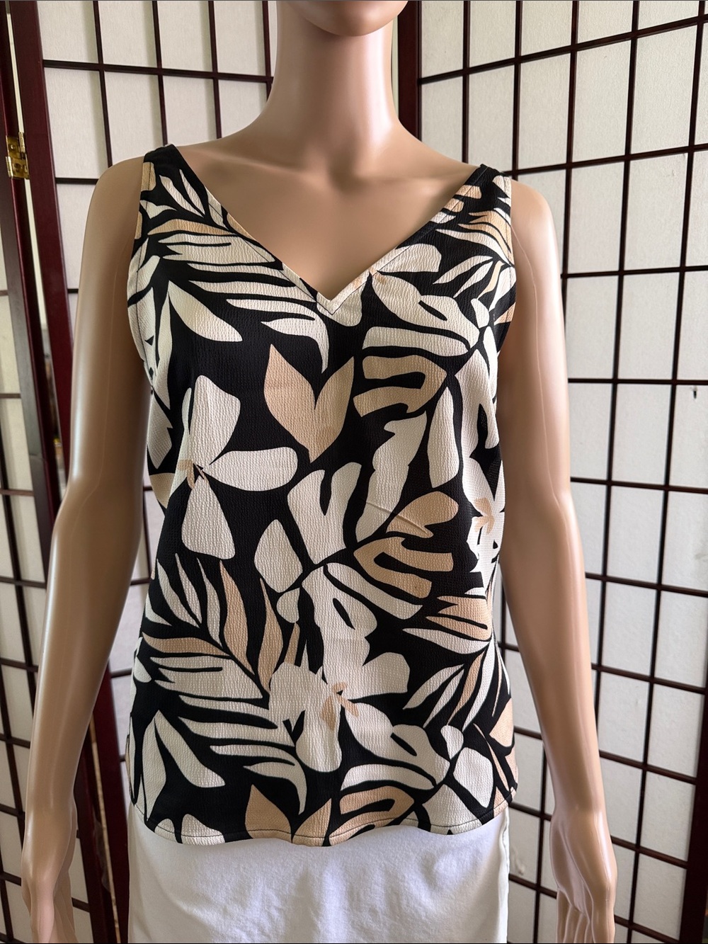 Old Navy Hawaiian Print V-Neck Tank Top